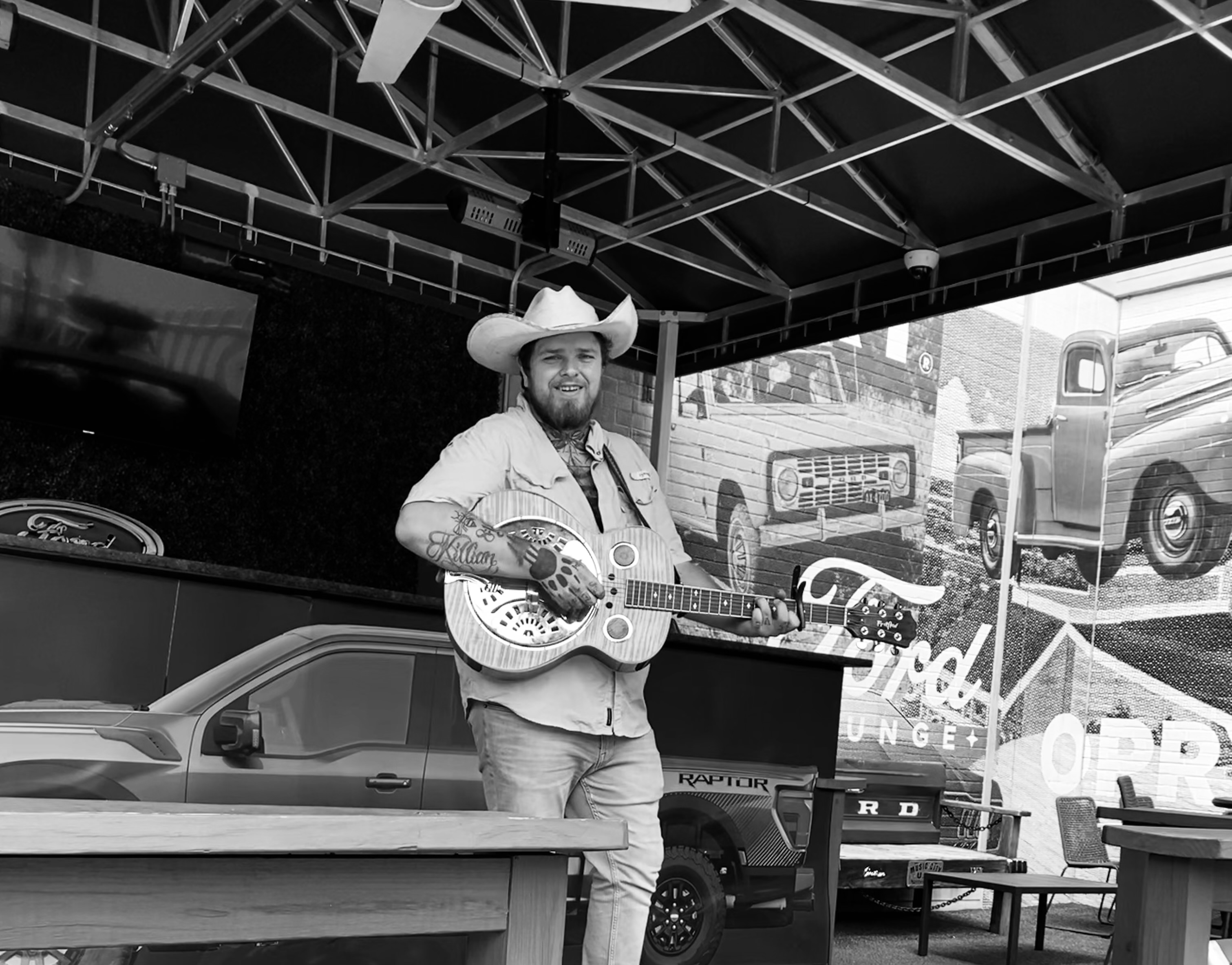 Tom Kennedy press photo 4
